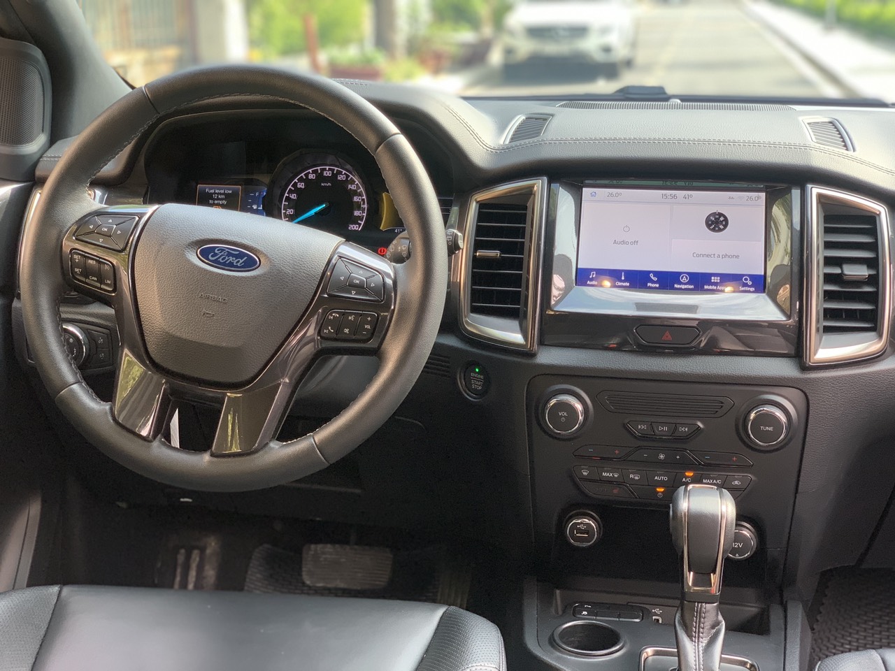 Ford Everest Titanium 2.0L 4x2 AT 2021 màu trắng (Đã bán)