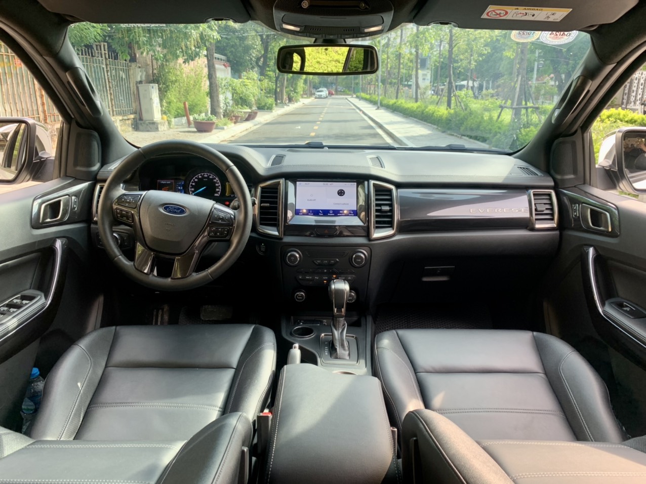 Ford Everest Titanium 2.0L 4x2 AT 2021 màu trắng (Đã bán)