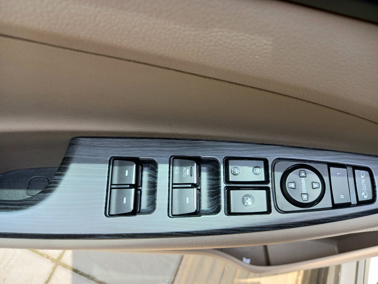 Hyundai Tucson 2.0ATH 2019 màu trắng (Đã bán)