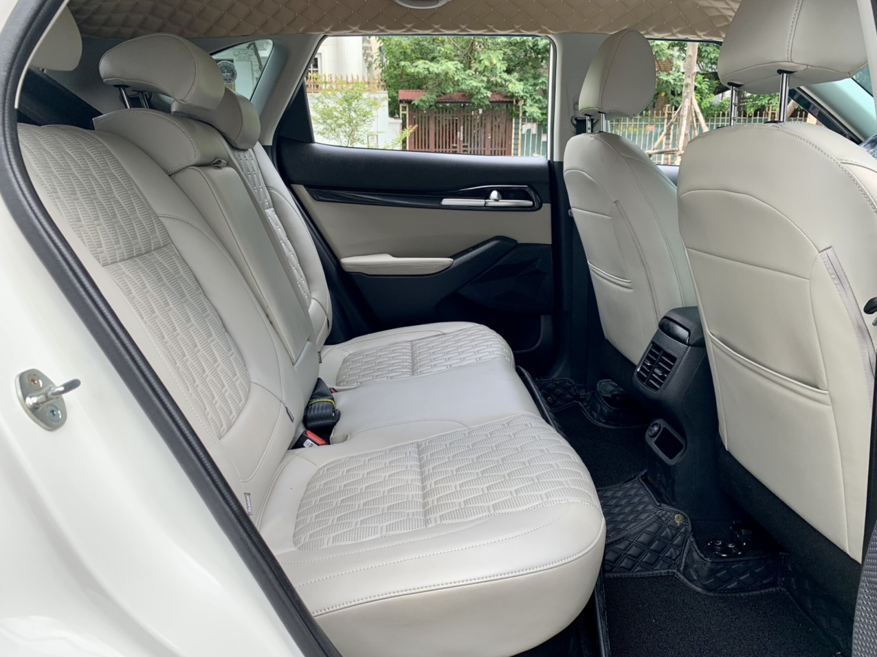 Kia Seltos 1.4 Luxury 2021 màu trắng (Đã bán)