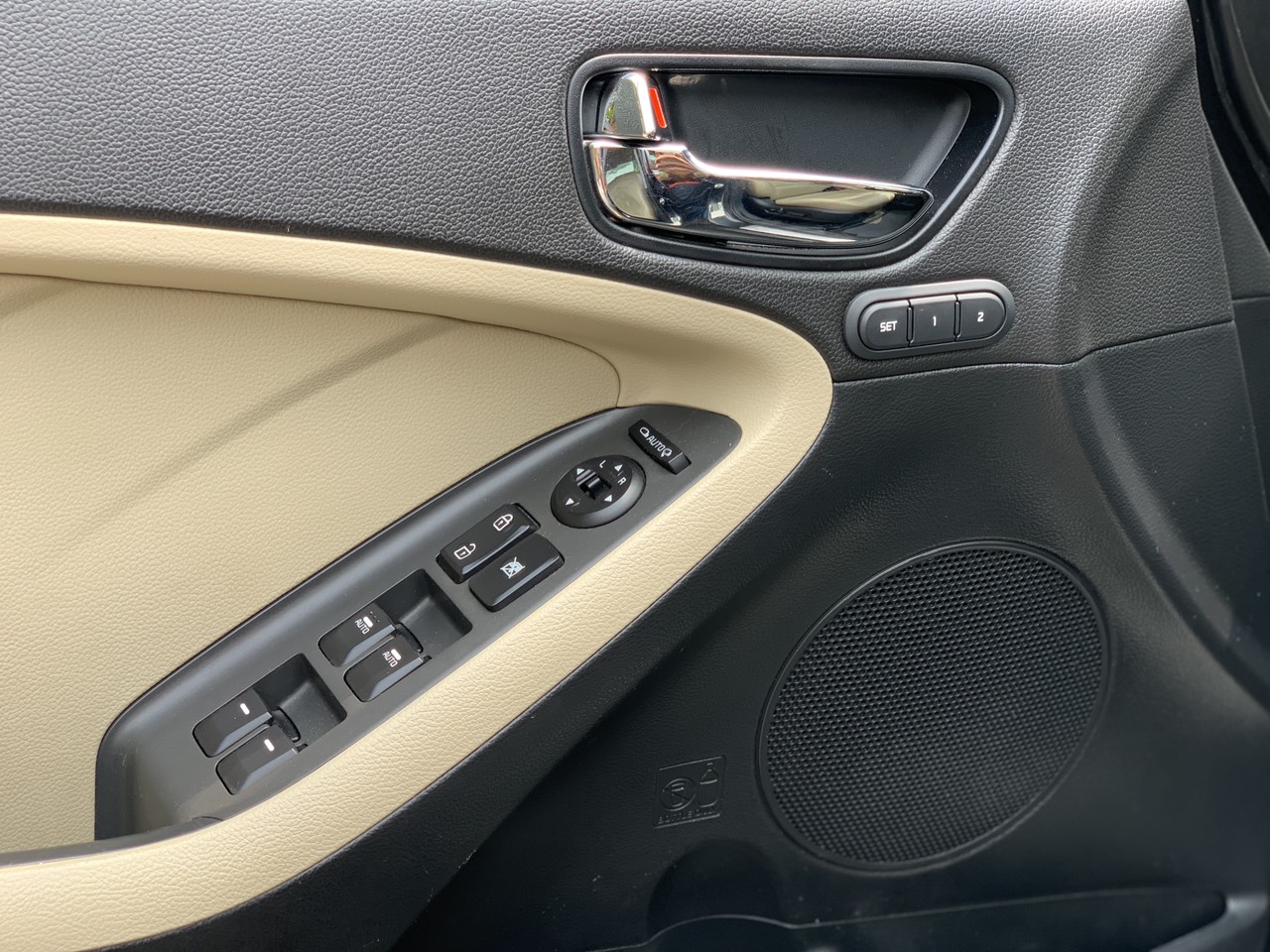 Kia Cerato 1.6AT 2017 màu đen (Đã bán)