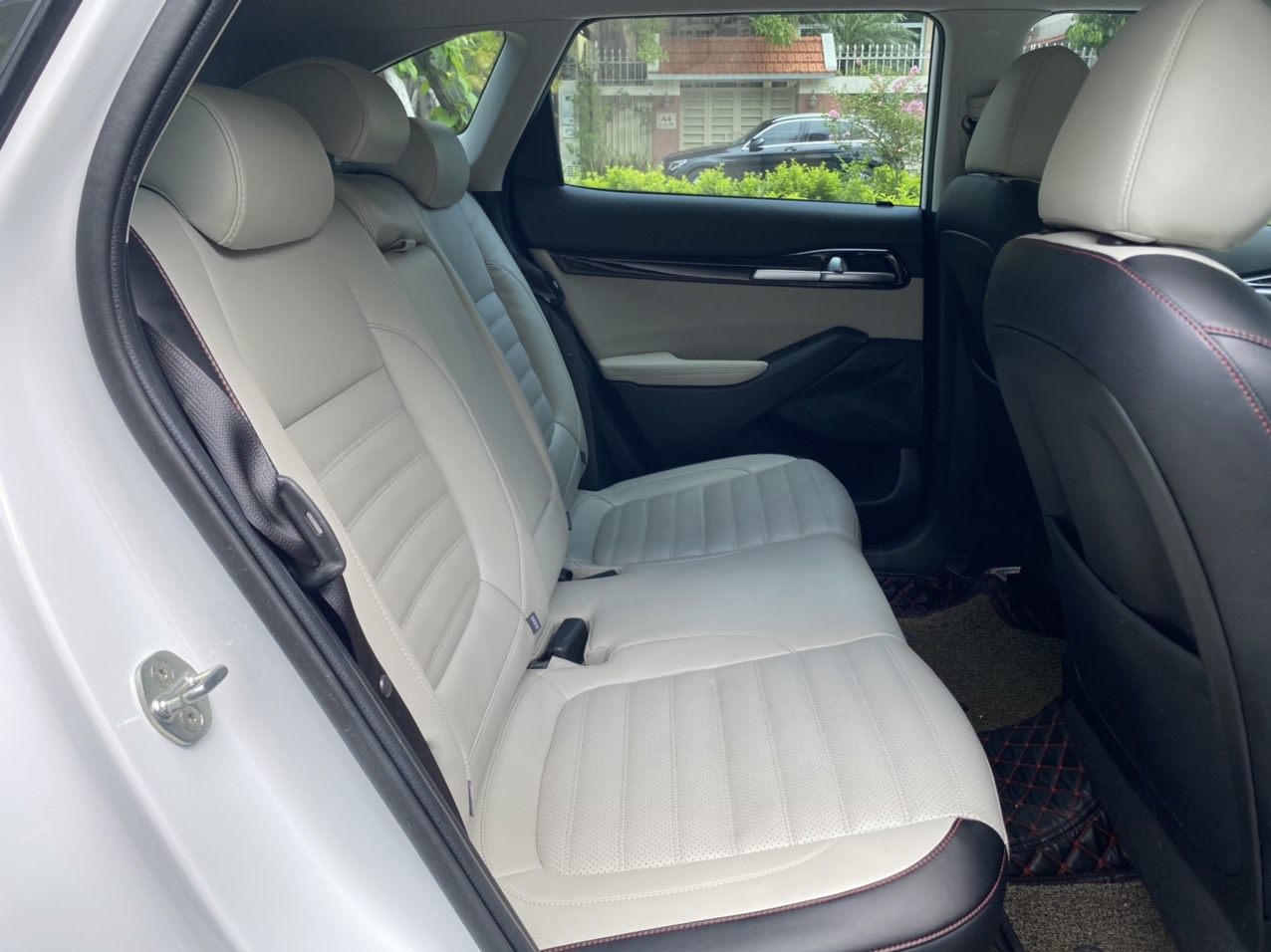 Kia Seltos 1.4 Preminum 2021 màu trắng (Đã bán)