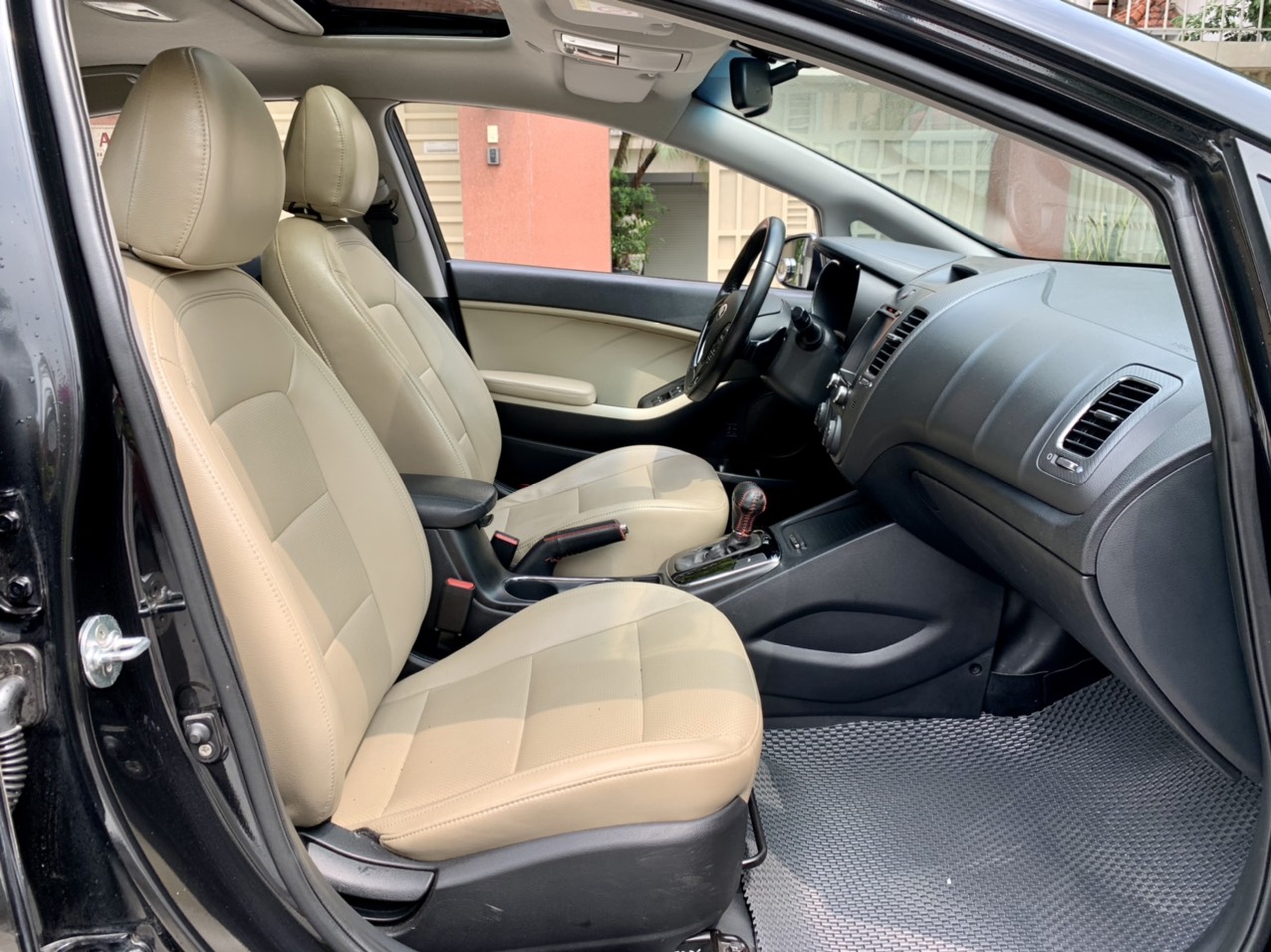 Kia Cerato 1.6AT 2017 màu đen (Đã bán)