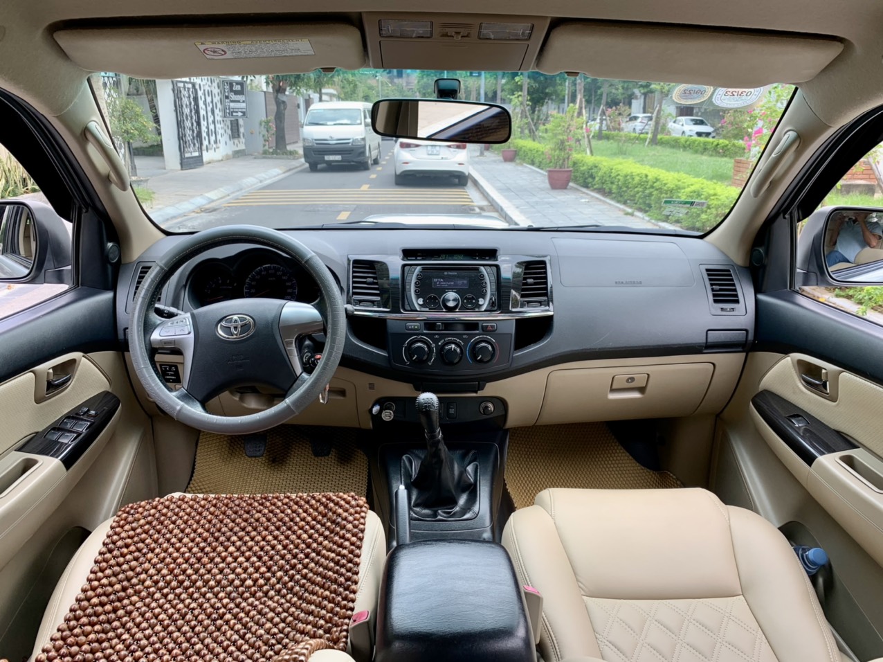 Toyota Fortuner 2.5G 2016 màu bạc (đã bán)