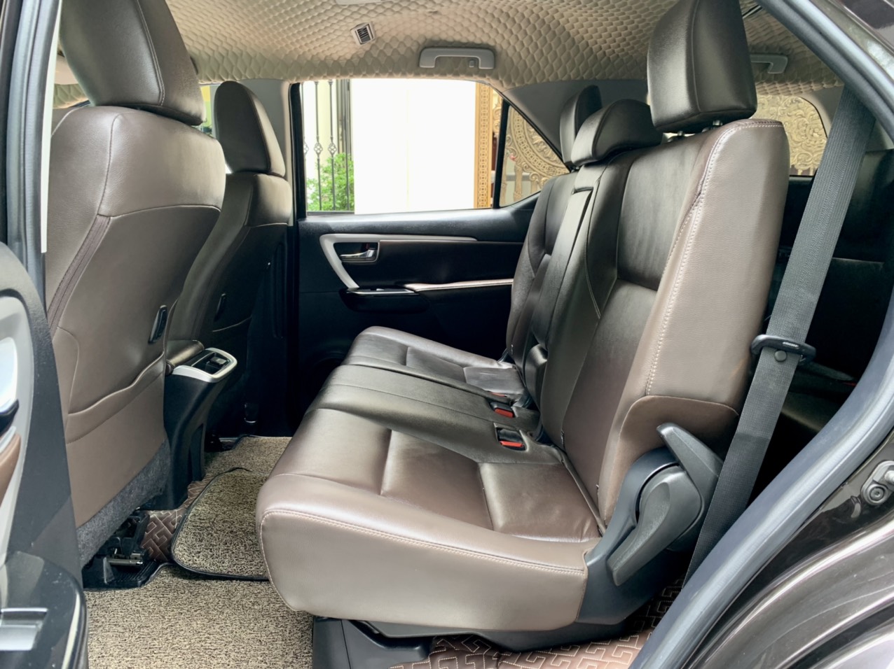 Toyota Fortuner 2.4G 2019 máy dầu màu nâu (Đã bán)