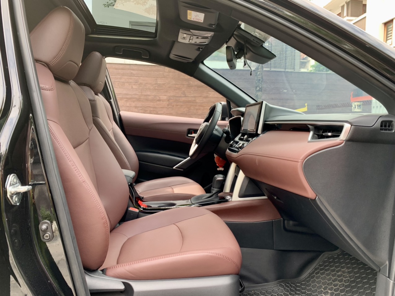 Toyota Corolla Cross 1.8V 2021 màu đen (Đã bán)