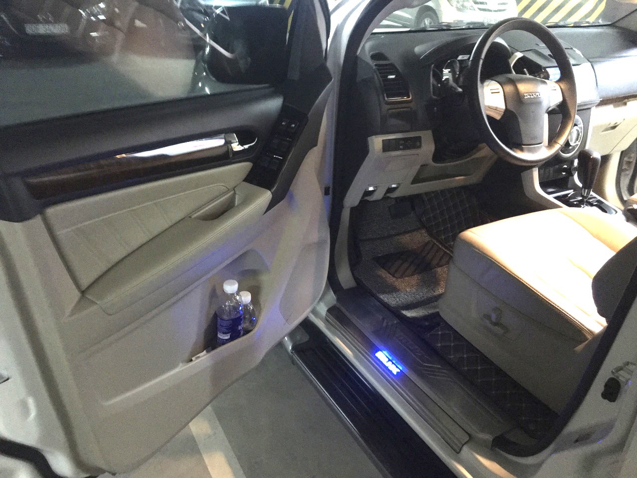 Isuzu Mu-X Prestige 4x2