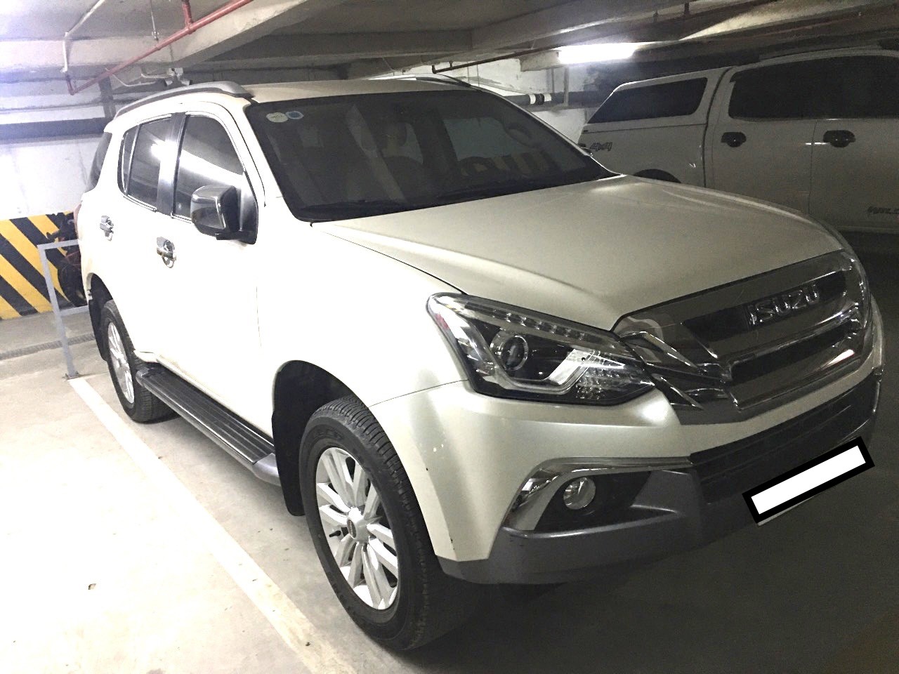 Isuzu Mu-X Prestige 4x2