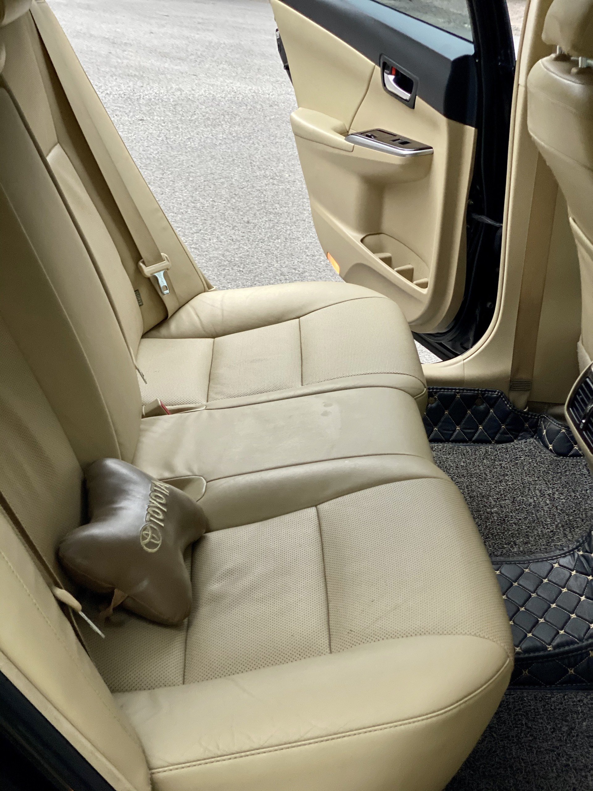 Toyota Camry 2.0E (Đã bán)