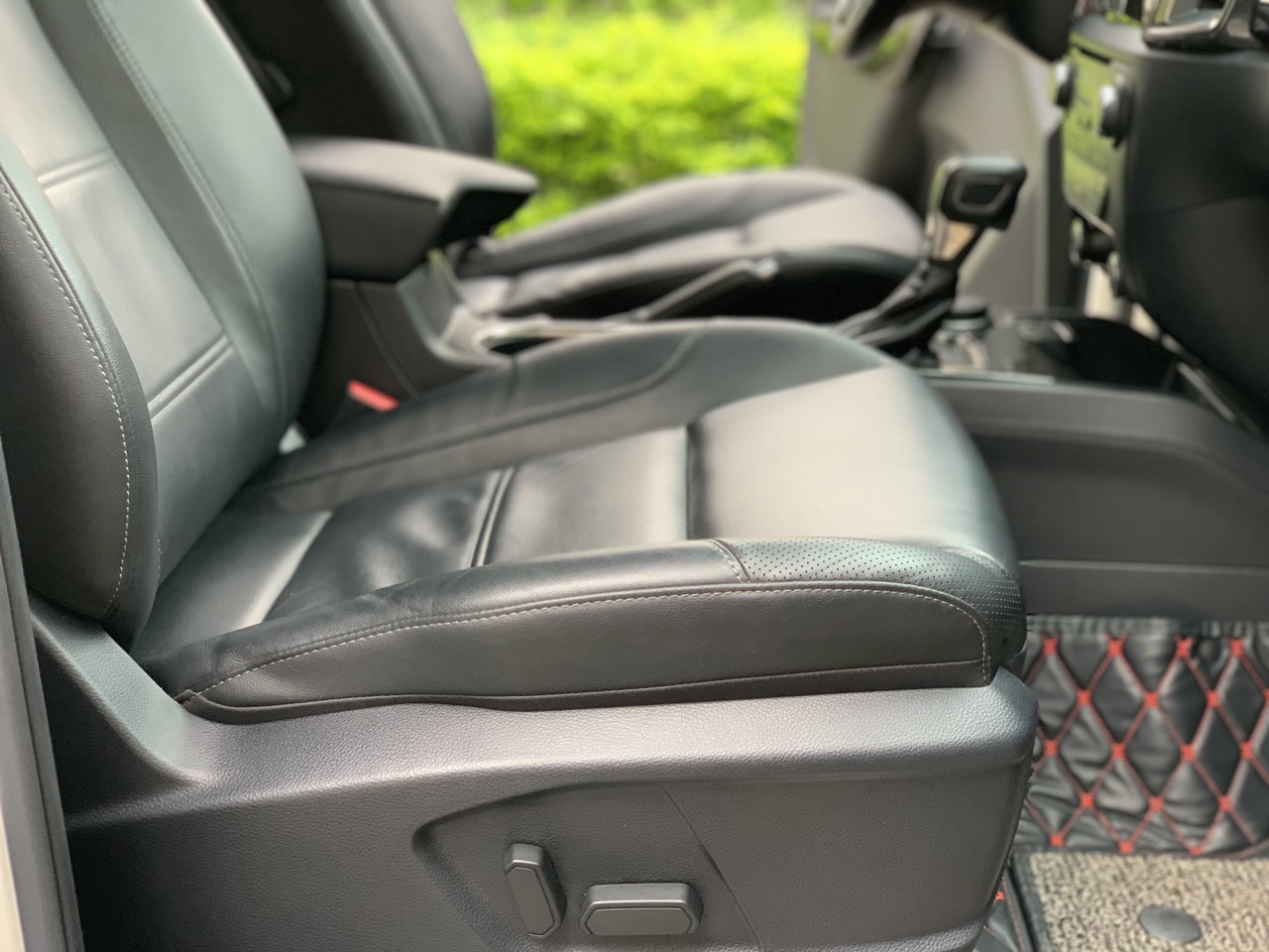 Ford Everest Titanium 4x4 2 cầu 2019 (đã bán)