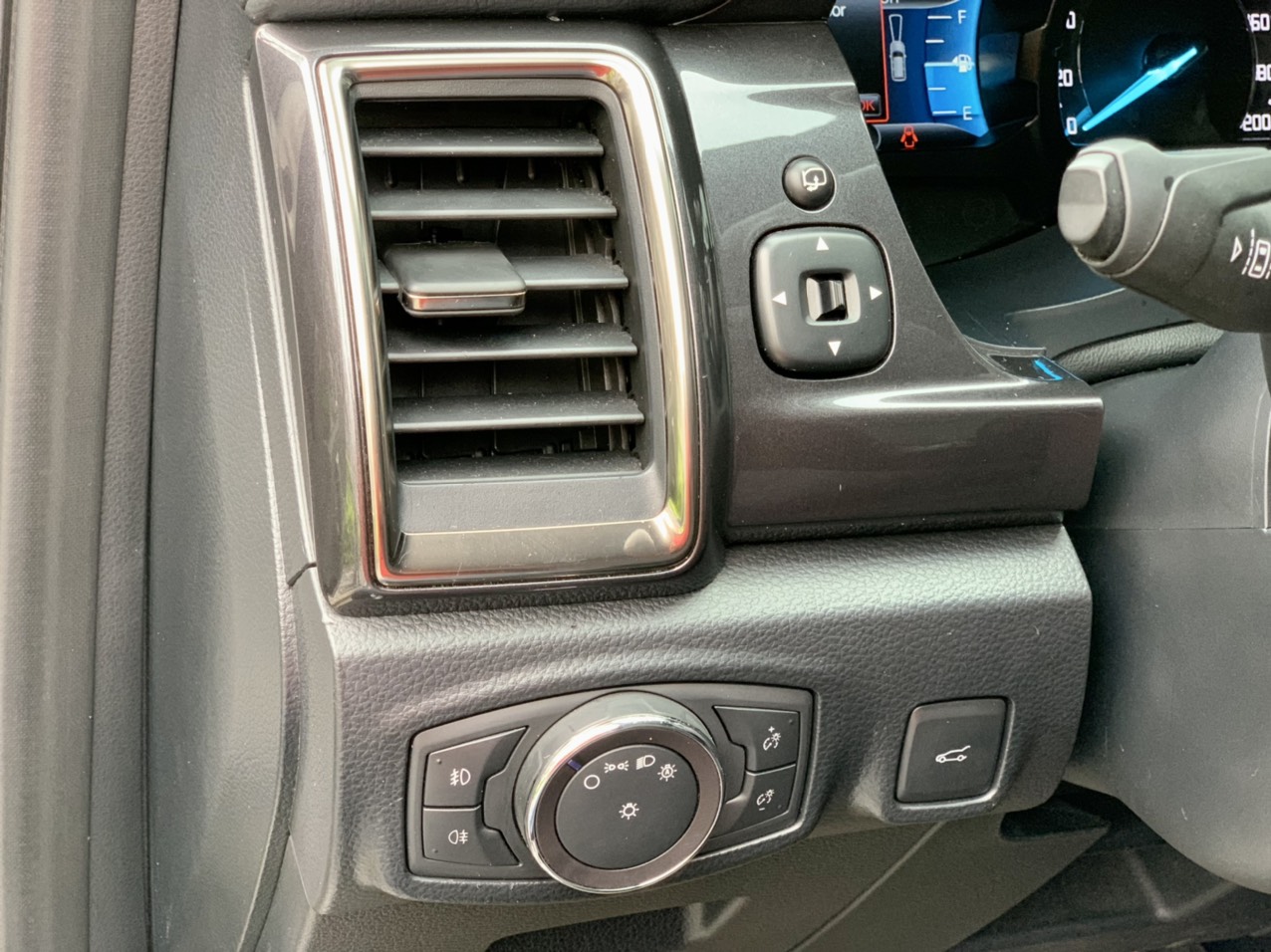 Ford Everest Titanium 4x4 2 cầu 2019 (đã bán)