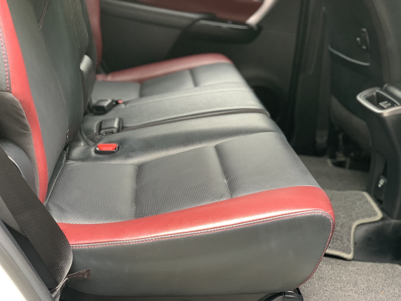 Fortuner Legender 2.4G 4x2 AT 2020 (đã bán)