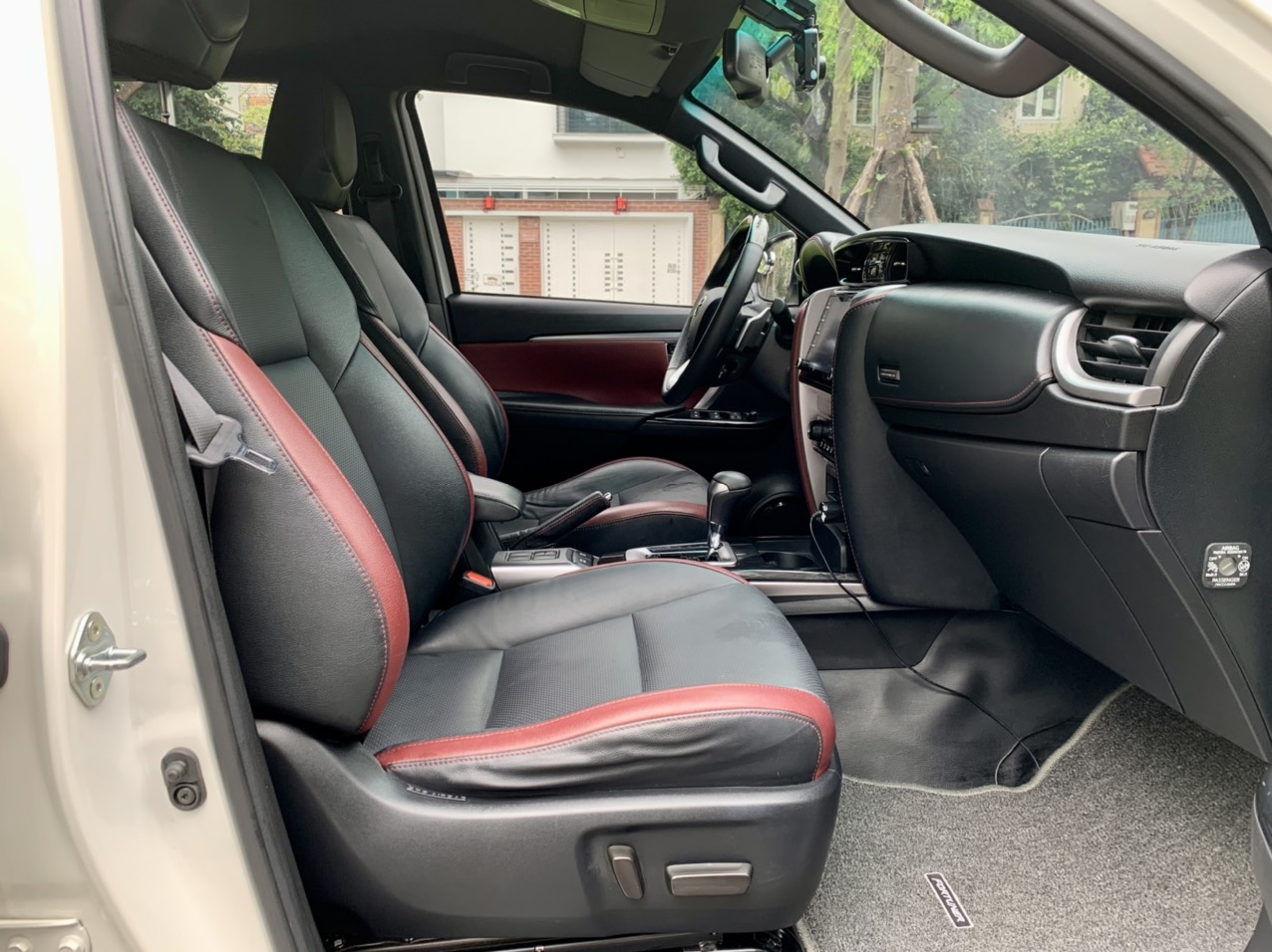 Fortuner Legender 2.4G 4x2 AT 2020 (đã bán)
