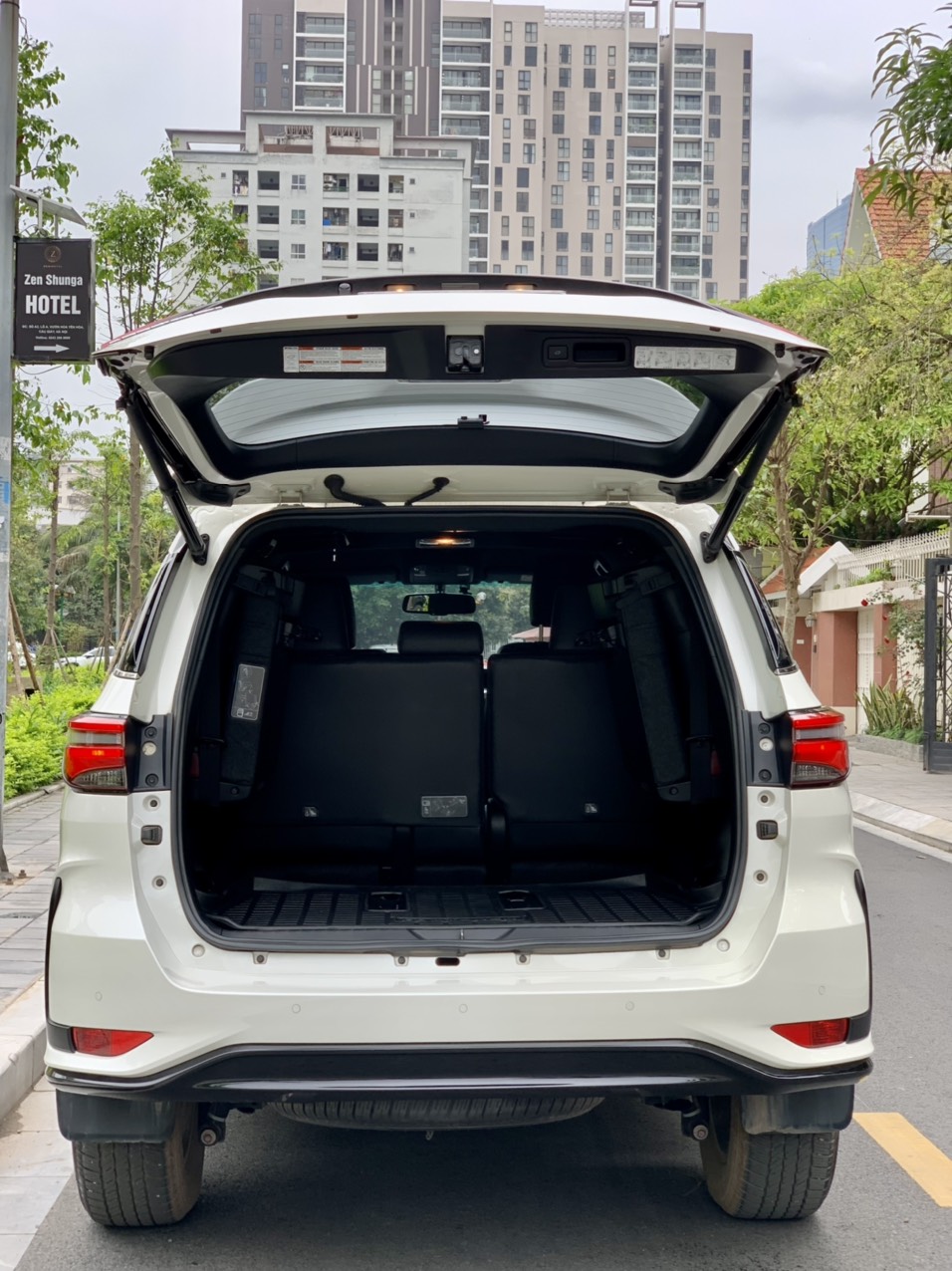Fortuner Legender 2.4G 4x2 AT 2020 (đã bán)