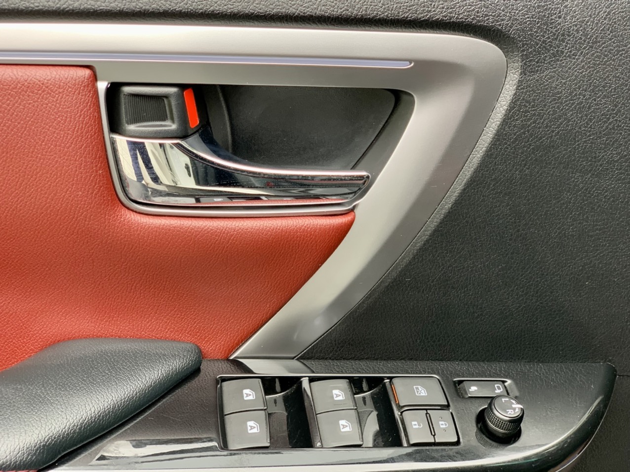 Fortuner Legender 2.4G 4x2 AT 2020 (đã bán)