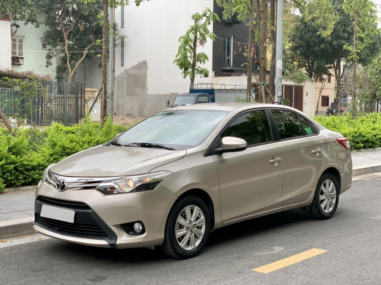 Toyota Vios 1.5G AT 2016 màu vàng cát (đã bán)
