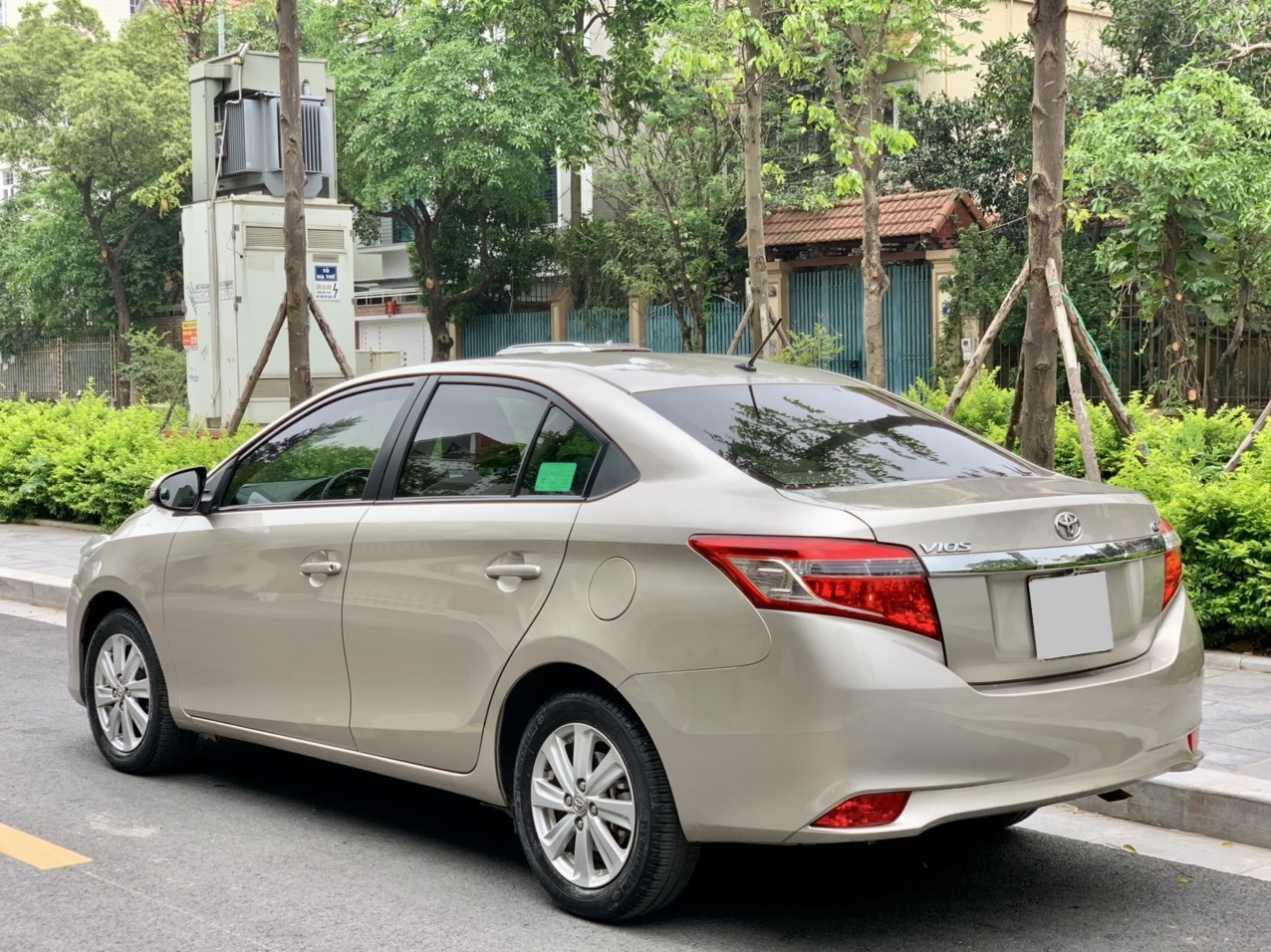 Toyota Vios 1.5G AT 2016 màu vàng cát (đã bán)