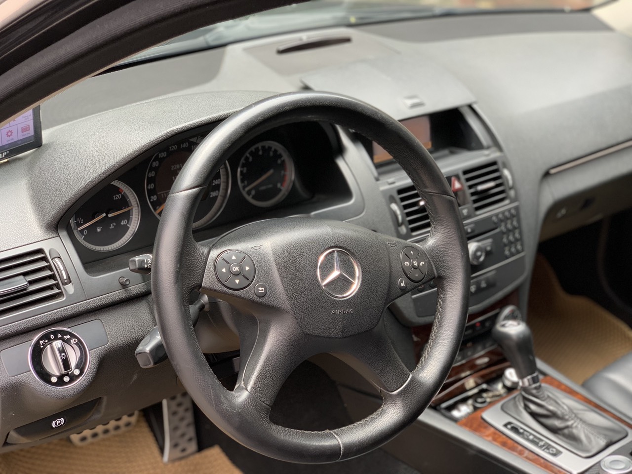 Mercedes C200 2008 màu đen (đã bán)