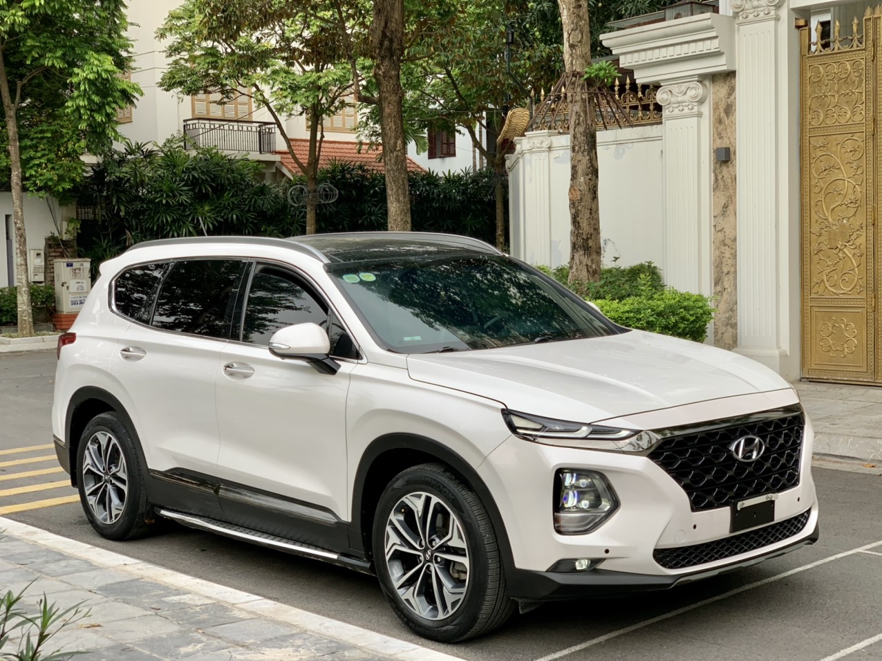 Hyundai Santafe Pre bản dầu cao cấp 2.2 HTRAC 2019 màu trắng (đã bán)