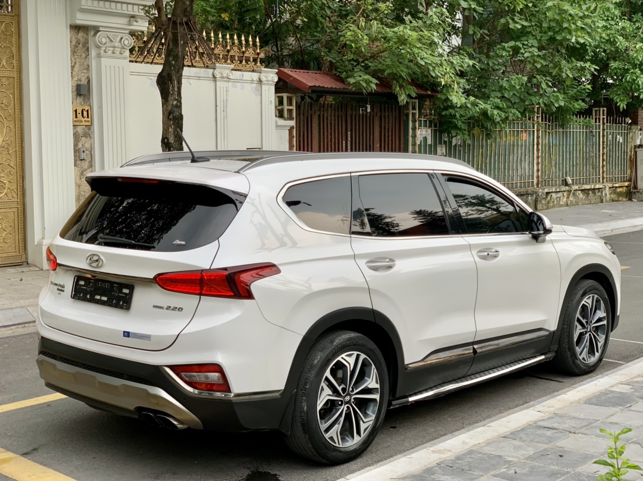 Hyundai Santafe Pre bản dầu cao cấp 2.2 HTRAC 2019 màu trắng (đã bán)