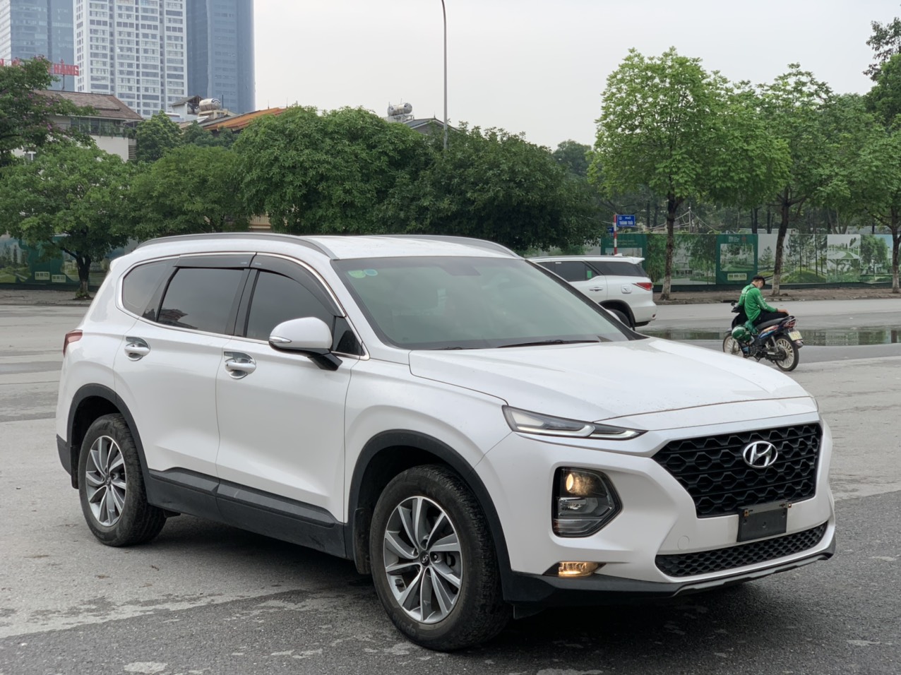 Hyundai Santafe máy dầu bản tiêu chuẩn 2020 màu trắng (Đã bán)