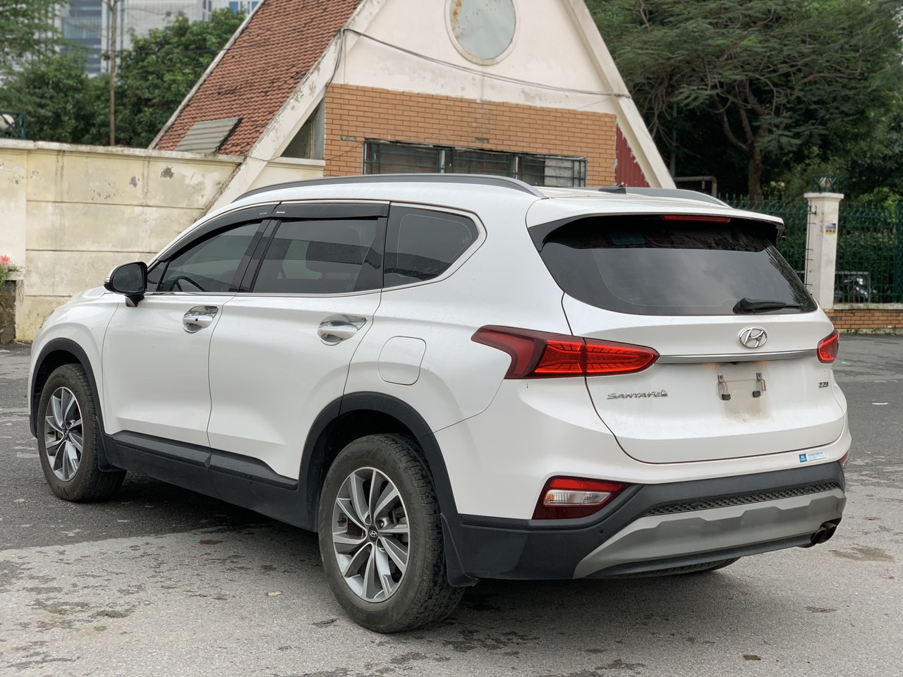 Hyundai Santafe máy dầu bản tiêu chuẩn 2020 màu trắng (Đã bán)