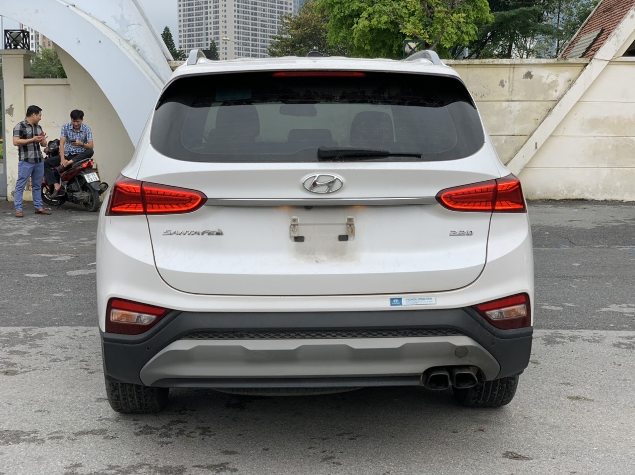 Hyundai Santafe máy dầu bản tiêu chuẩn 2020 màu trắng (Đã bán)