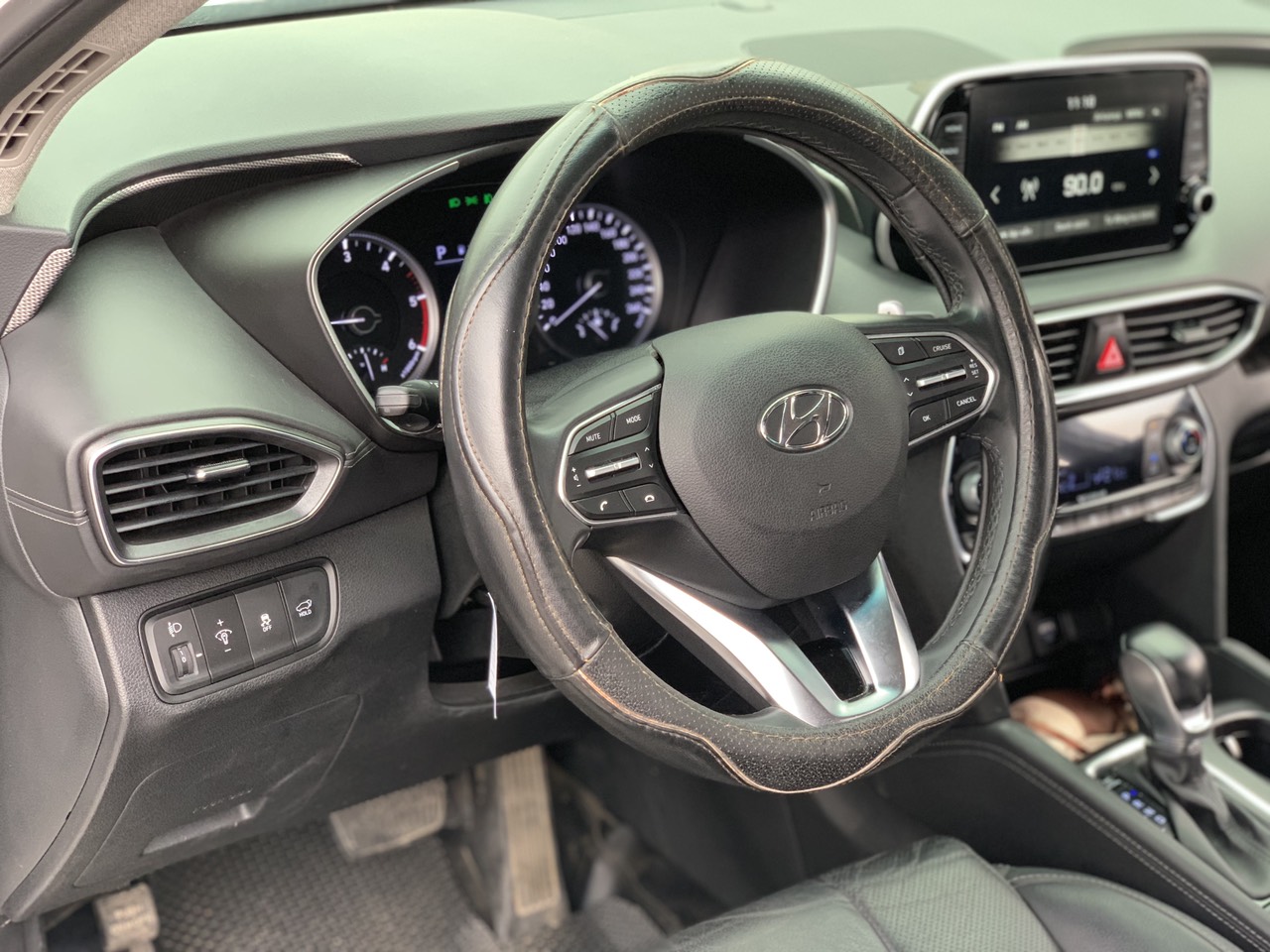 Hyundai Santafe máy dầu bản tiêu chuẩn 2020 màu trắng (Đã bán)