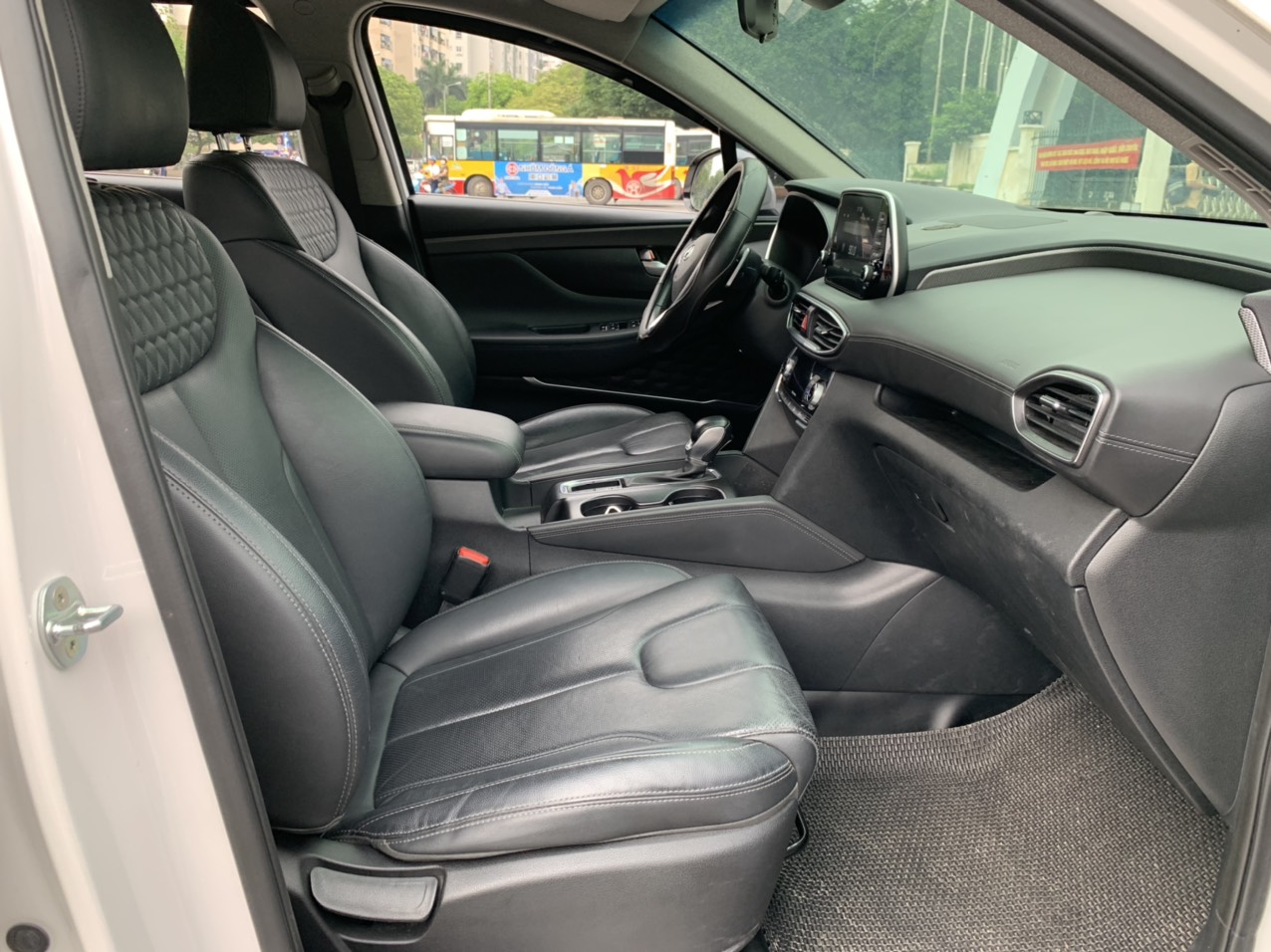 Hyundai Santafe máy dầu bản tiêu chuẩn 2020 màu trắng (Đã bán)