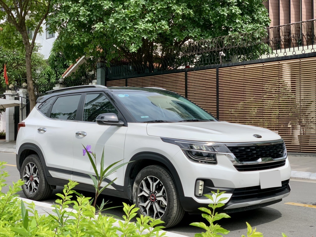 Kia Seltos 1.4 Preminum 2020 màu trắng (Đã bán)