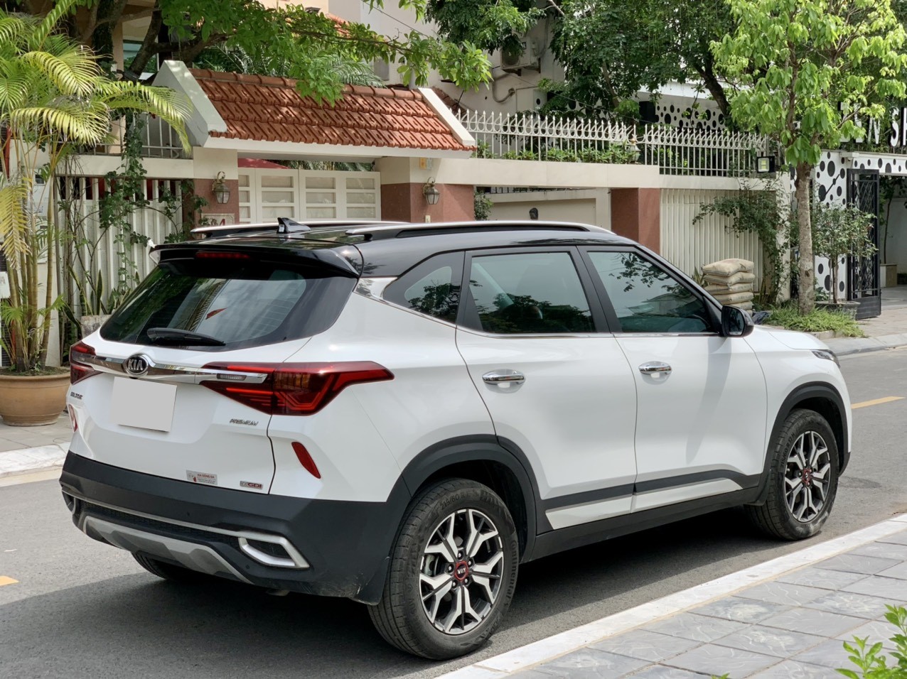 Kia Seltos 1.4 Preminum 2020 màu trắng (Đã bán)