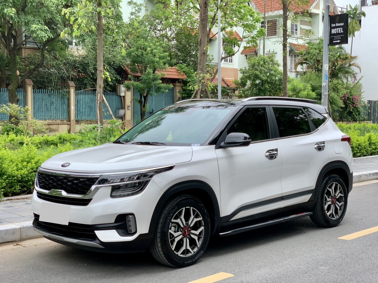 Kia Seltos 1.4 Premium 2021 màu trắng (Đã bán)
