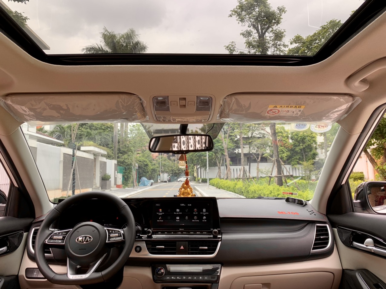 Kia Seltos 1.4 Premium 2021 màu trắng (Đã bán)