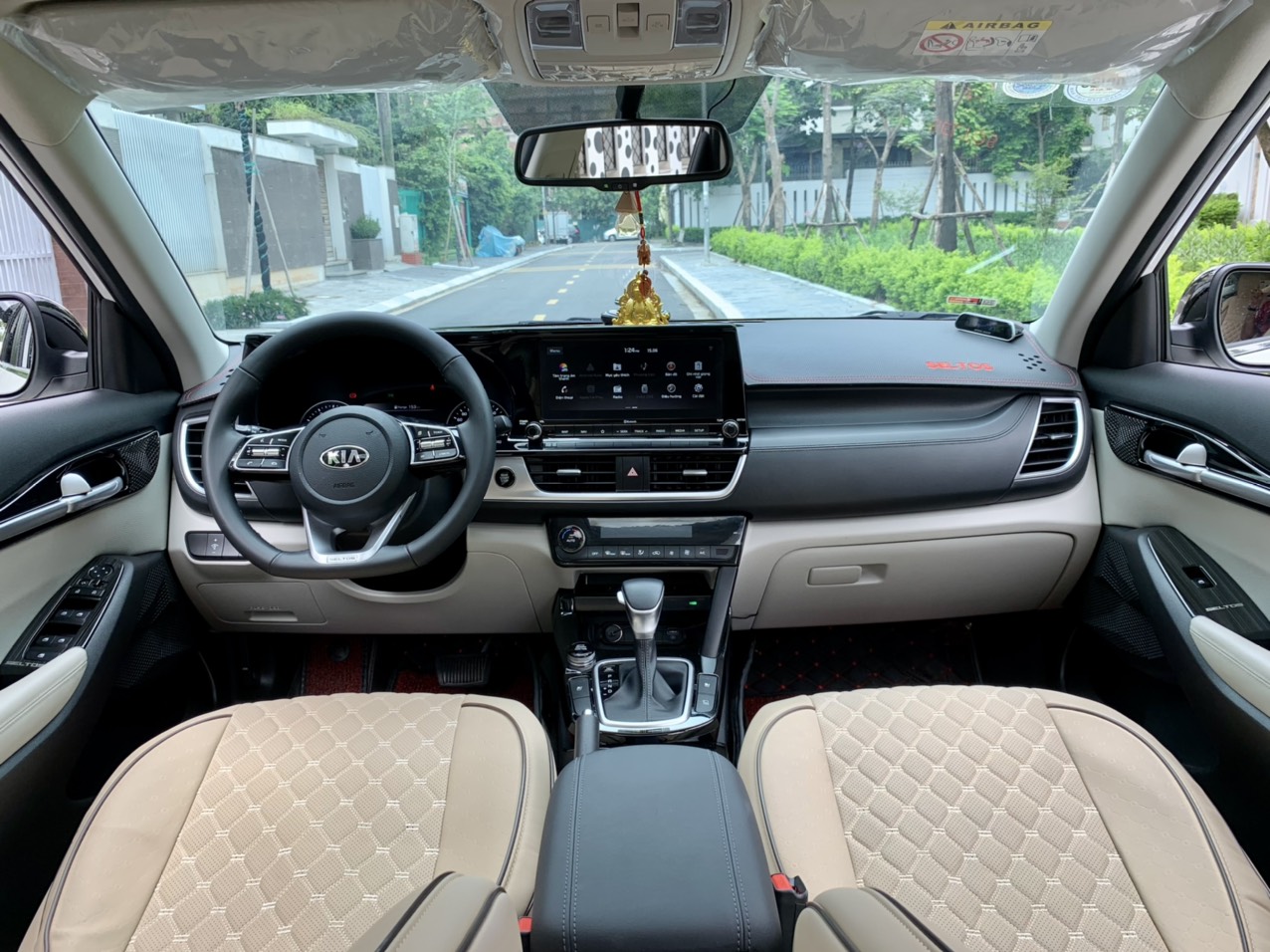 Kia Seltos 1.4 Premium 2021 màu trắng (Đã bán)