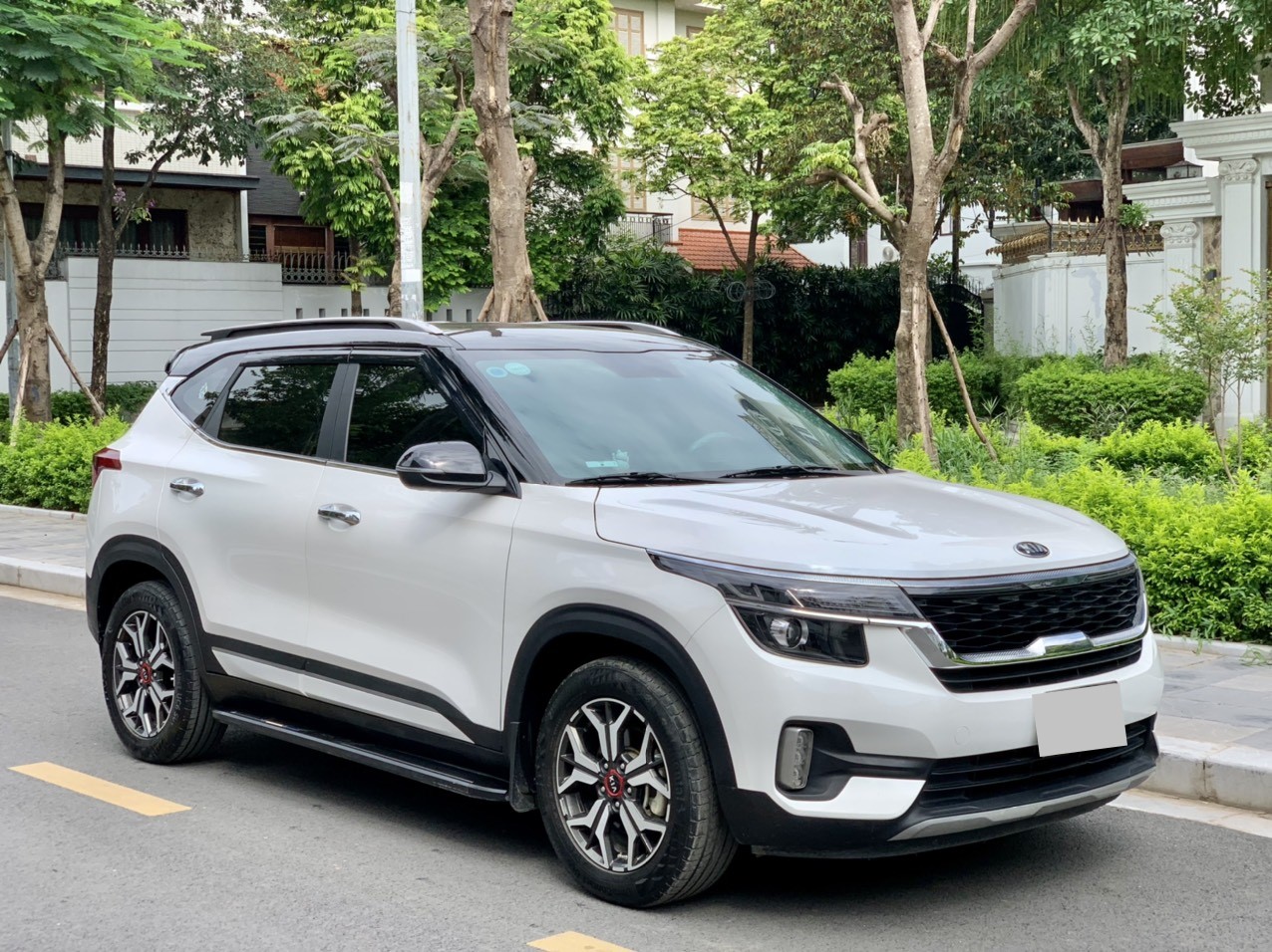 Kia Seltos 1.4 Luxury 2021 màu trắng (Đã bán)