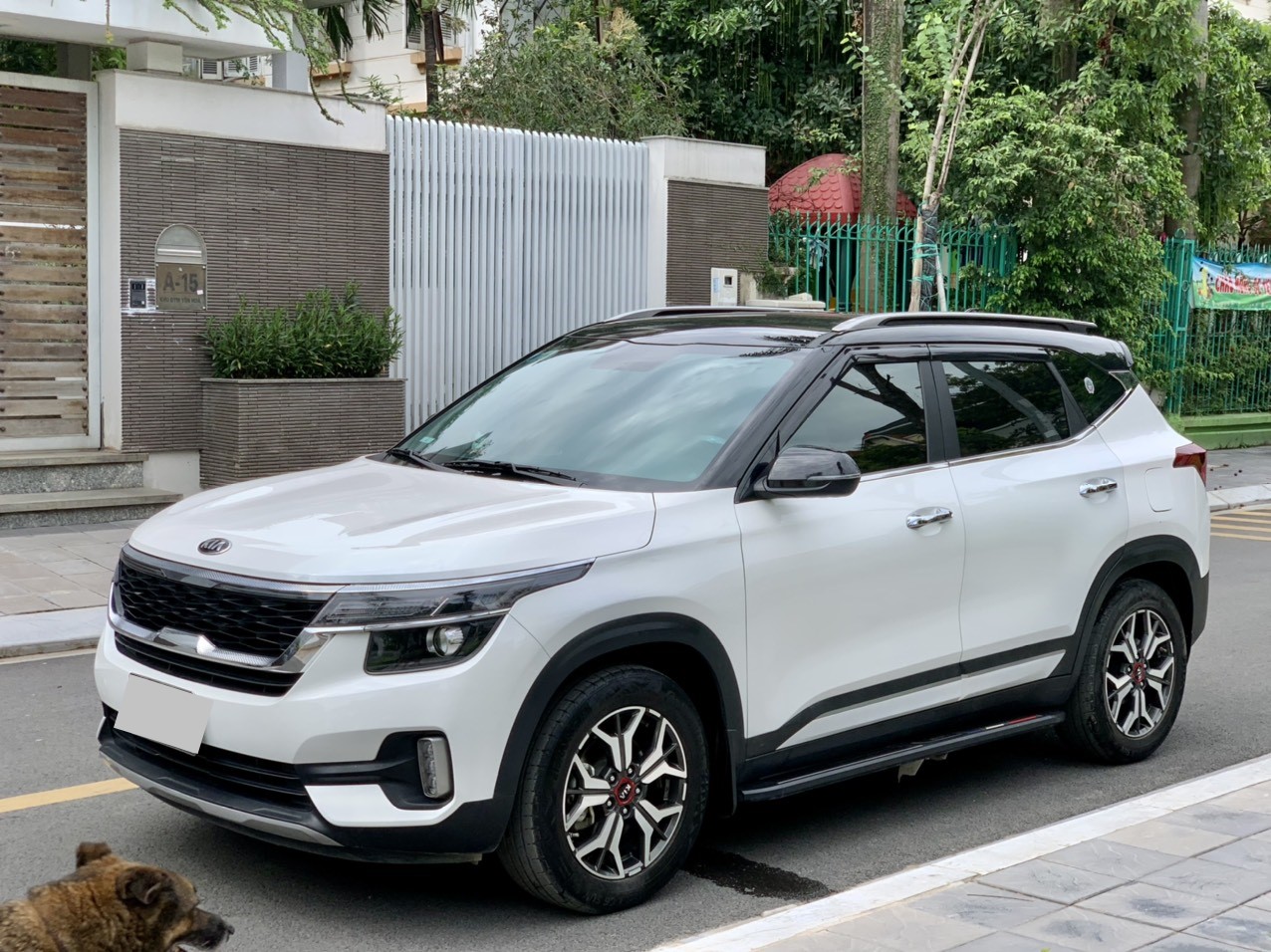 Kia Seltos 1.4 Luxury 2021 màu trắng (Đã bán)