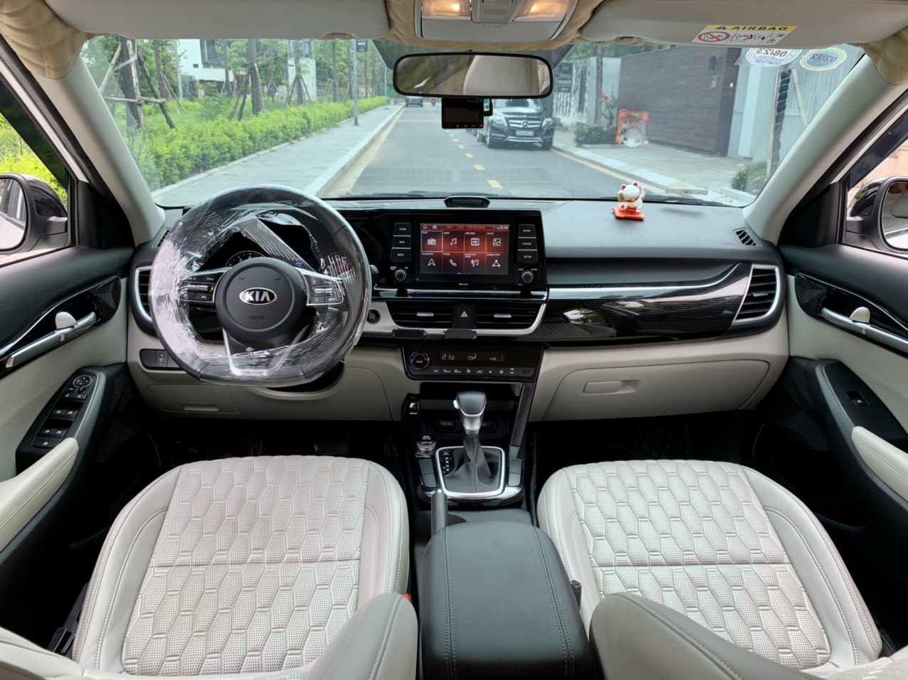 Kia Seltos 1.4 Luxury 2021 màu trắng (Đã bán)