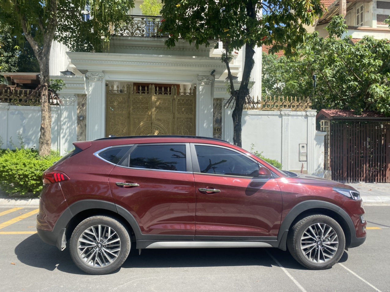 Hyundai Tucson 2.0 Đặc biệt 2021 màu đỏ (Đã bán)