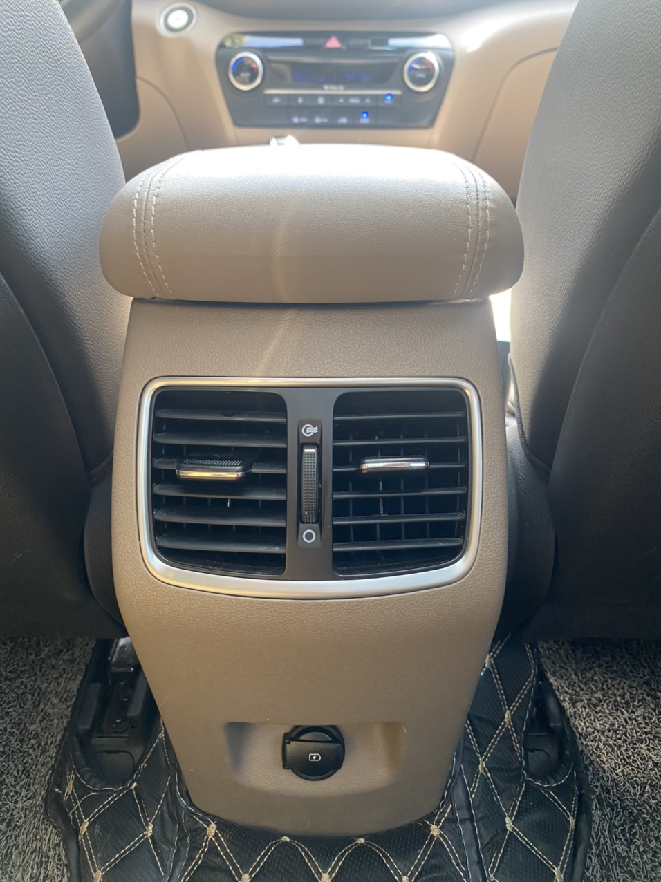 Hyundai Tucson 2.0 Đặc biệt 2021 màu đỏ (Đã bán)