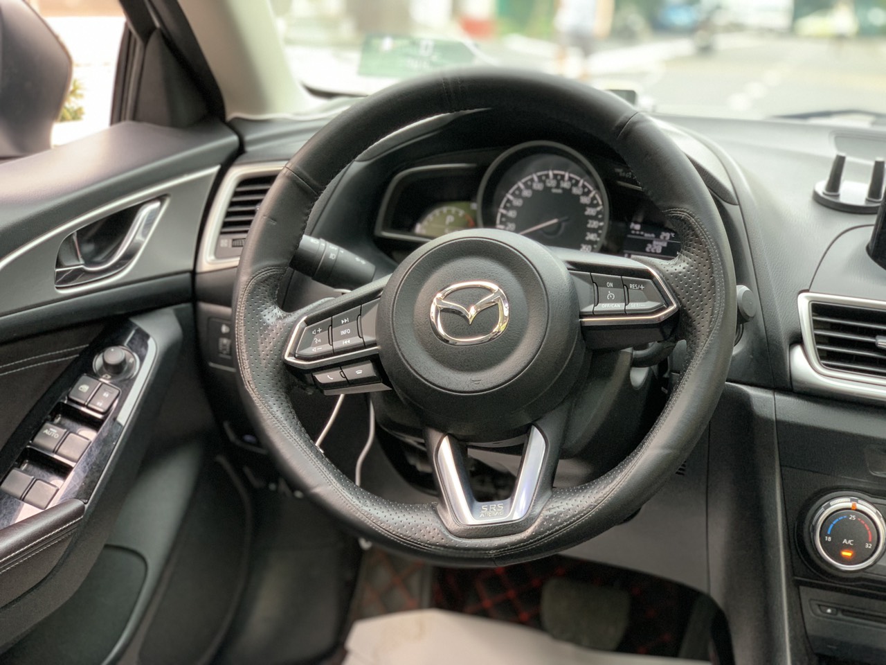 Mazda 3 1.5AT màu trắng 2018 (đã bán)
