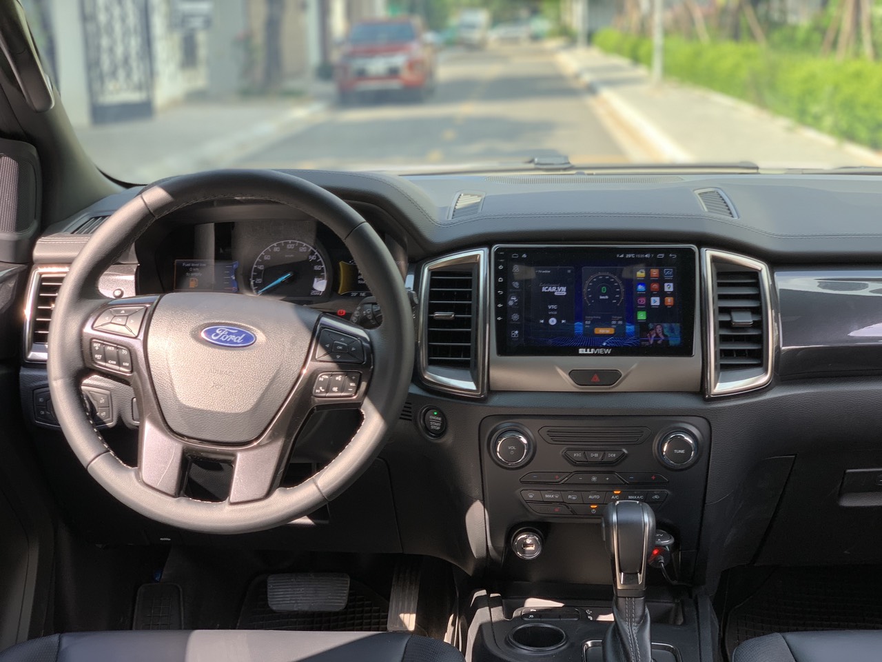 Ford Everest Titanium 2.0L 4x2 AT 2021 màu trắng (Đã bán)