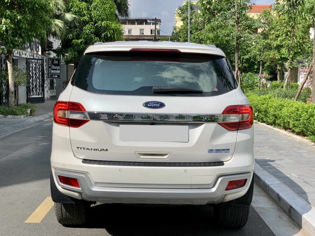 Ford Everest Titanium 2.0L 4x2 AT 2021 màu trắng (Đã bán)