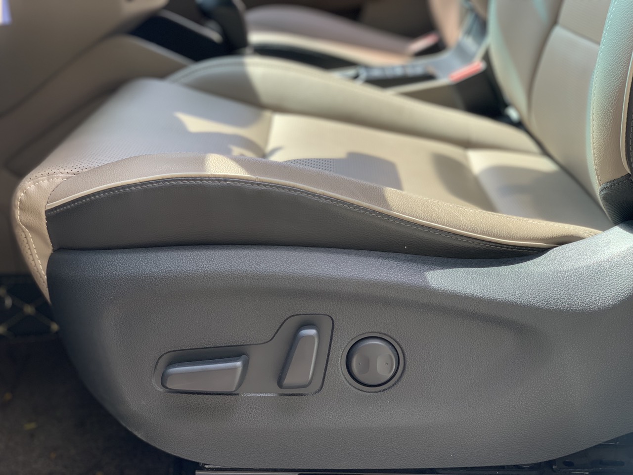 Hyundai Tucson 2.0ATH 2020 màu trắng (Đã bán)