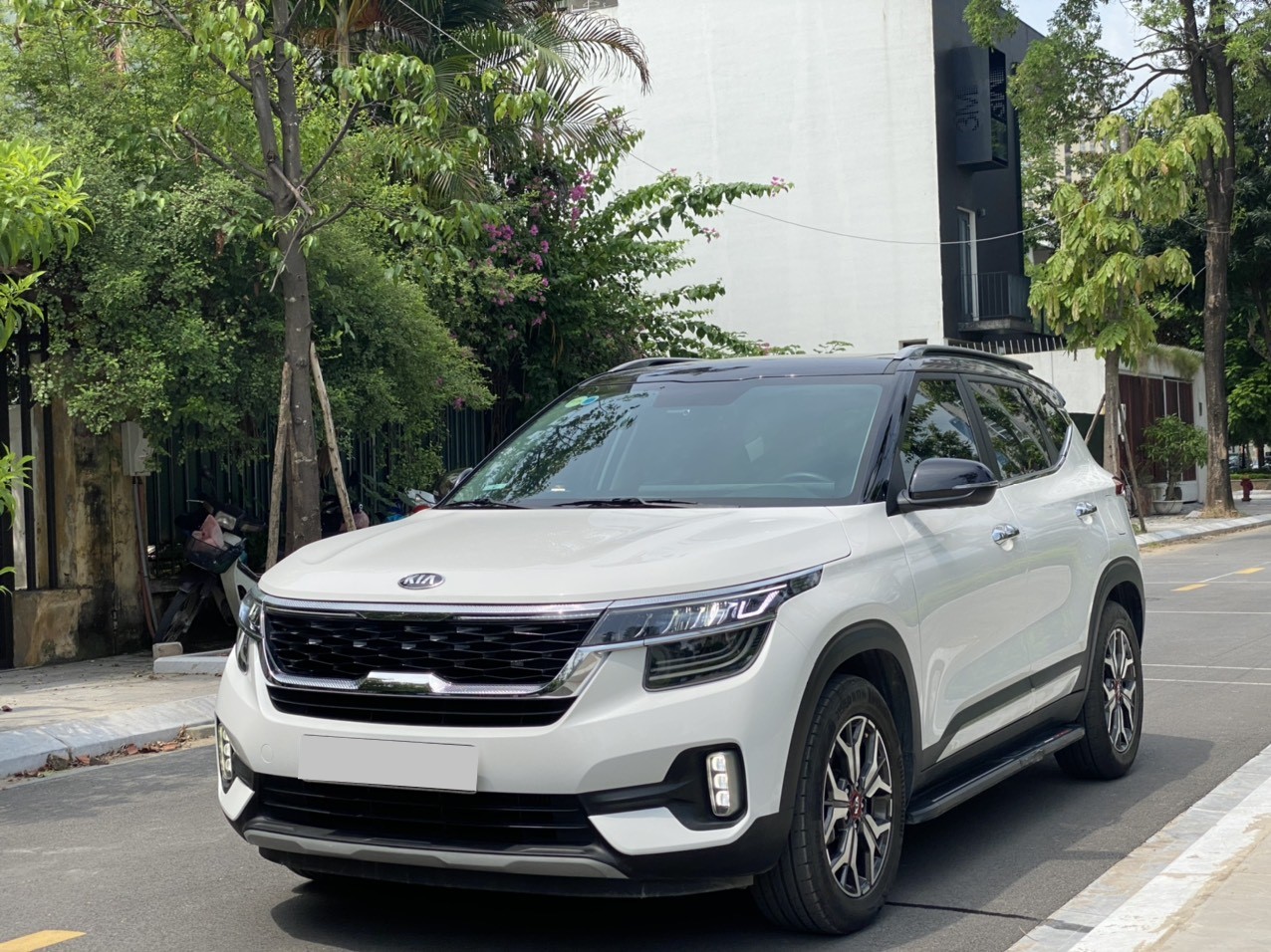 Kia Seltos 1.4 Preminum 2021 màu trắng (Đã bán)