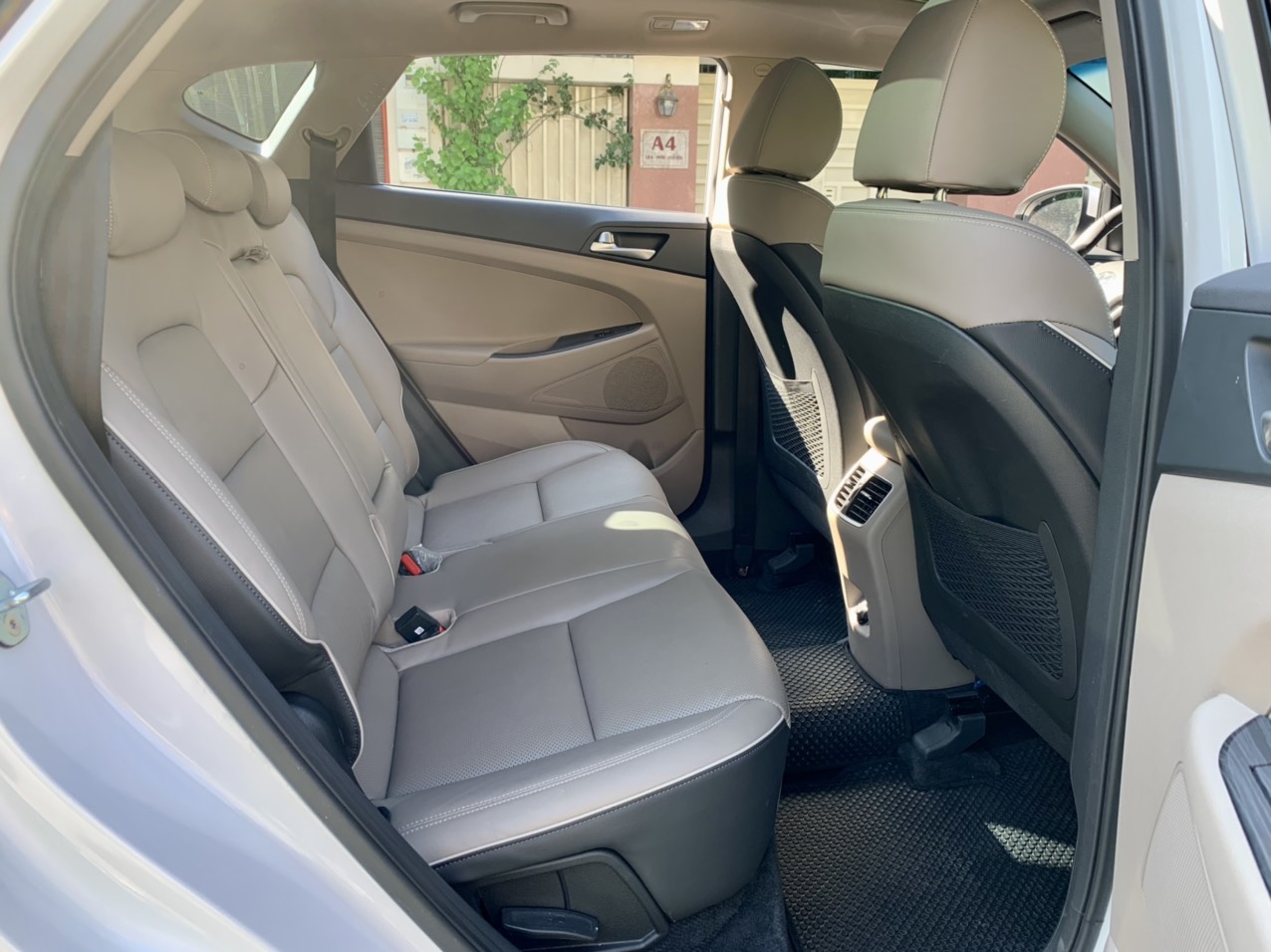 Hyundai Tucson 2.0ATH 2019 ĐKLĐ 2020 màu trắng (Đã bán)