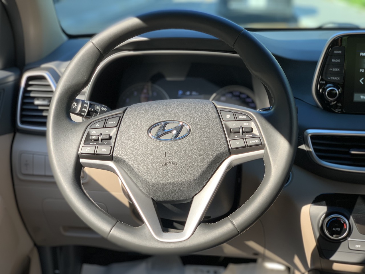 Hyundai Tucson 2.0ATH 2019 ĐKLĐ 2020 màu trắng (Đã bán)