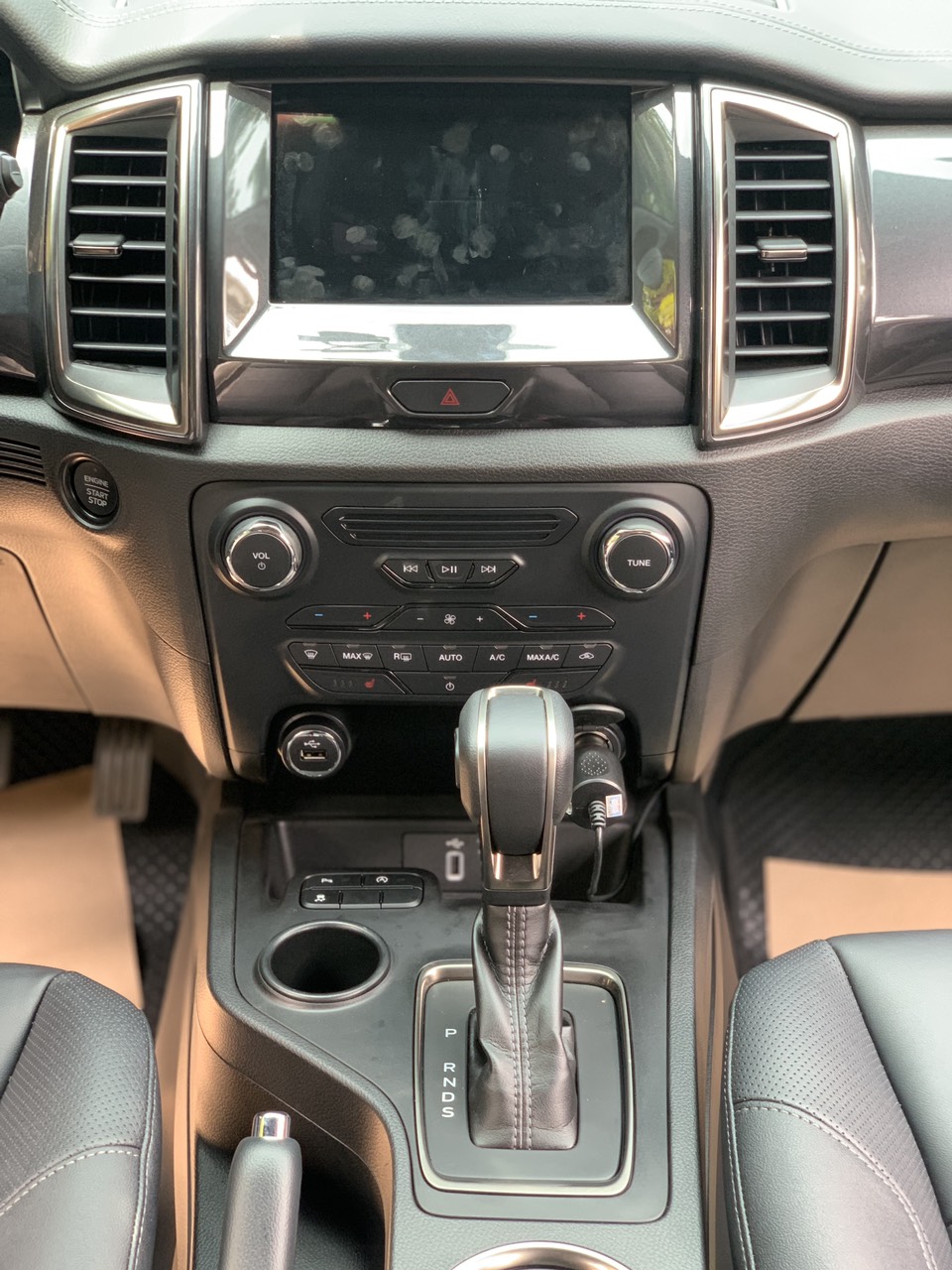 Ford Everest Titanium 2.0L 4x2 AT 2022 (đã bán)