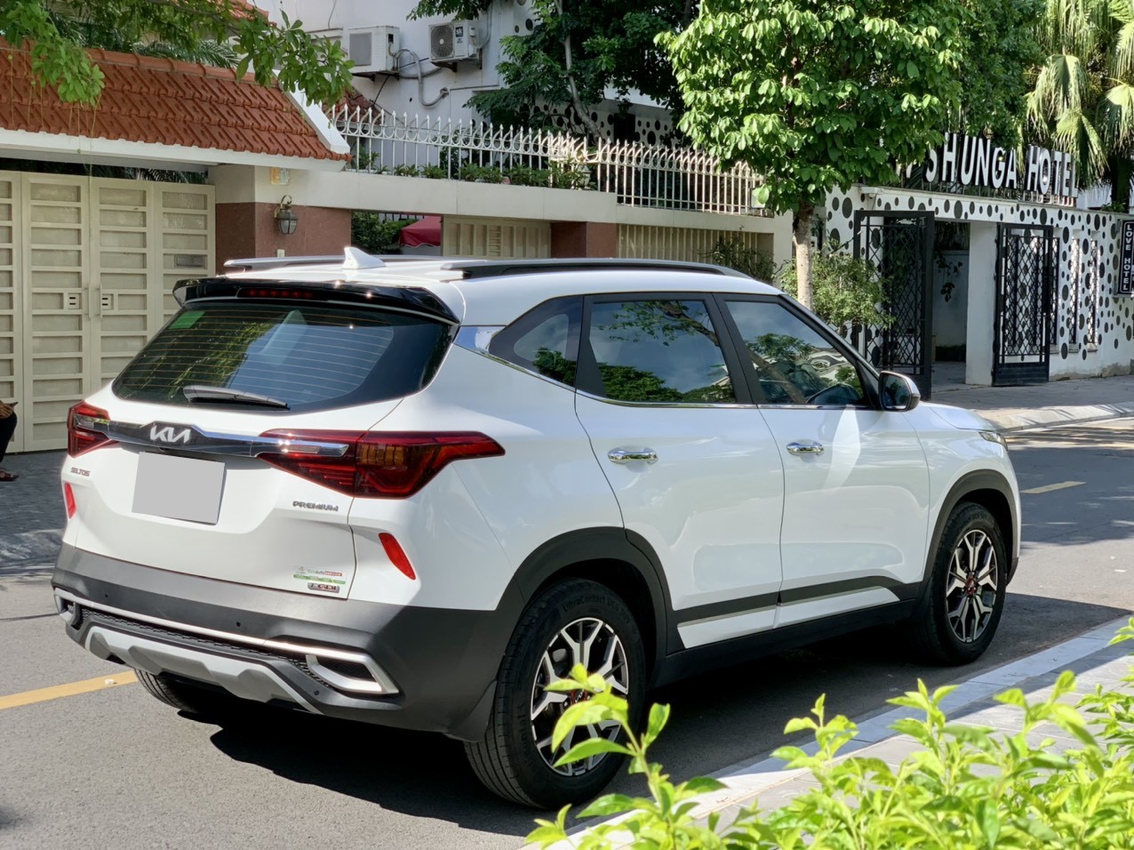Kia Seltos 1.4 turbo Premium 2022 màu trắng (đã bán)