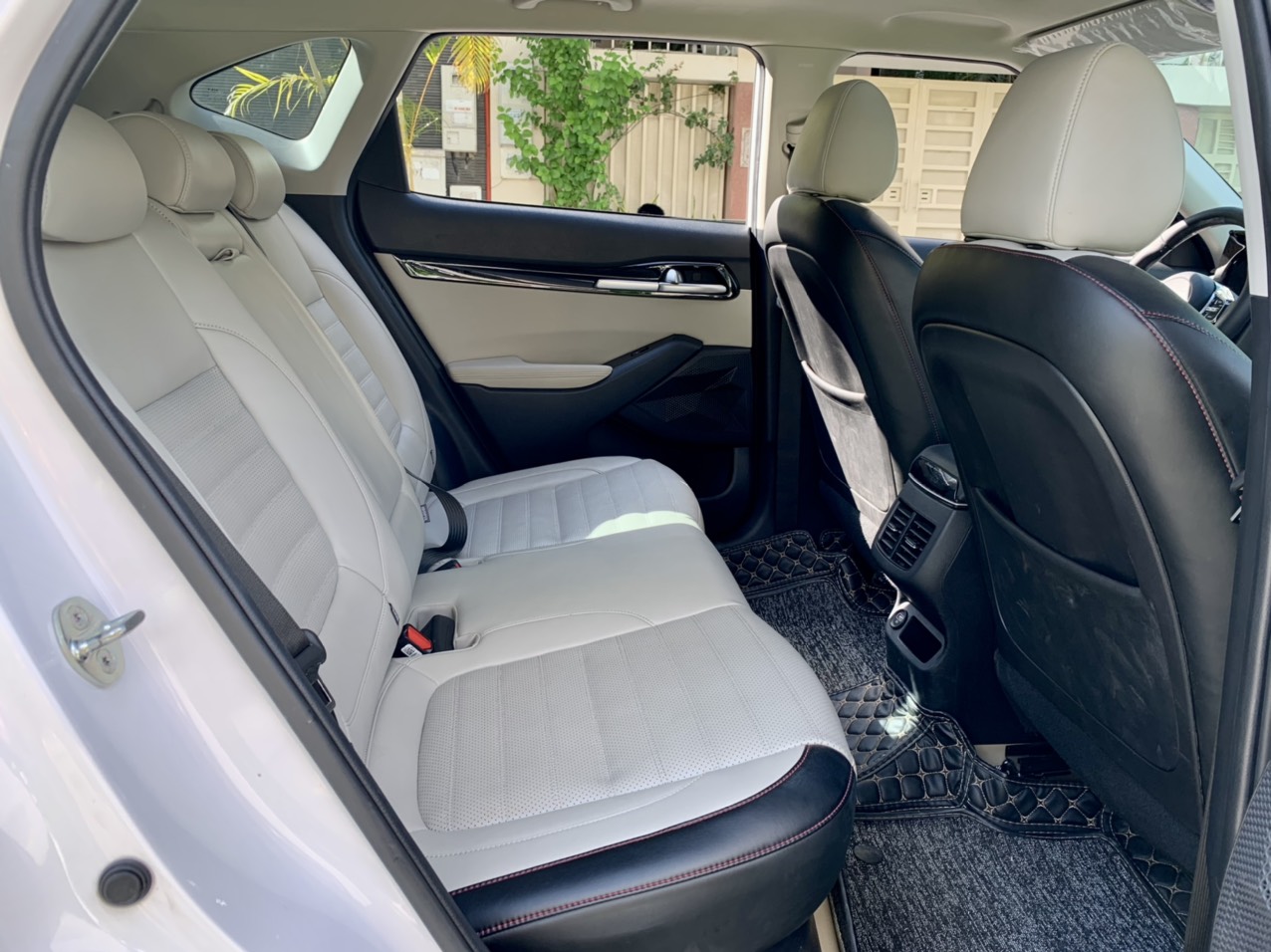 Kia Seltos 1.4 turbo Premium 2022 màu trắng (đã bán)