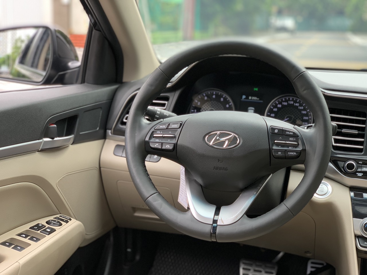 Hyundai Elantra 2.0AT 2020 màu đen (Đã bán)